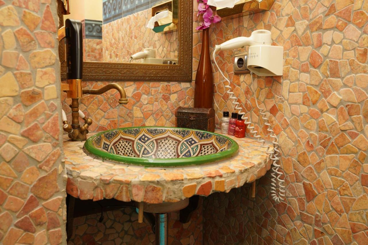 Hotel Oriental & Restaurant
