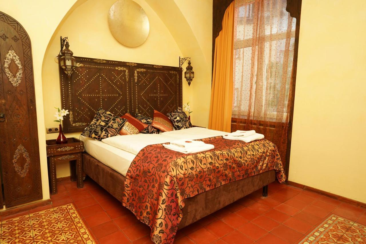 Oriental & Restaurant 4*