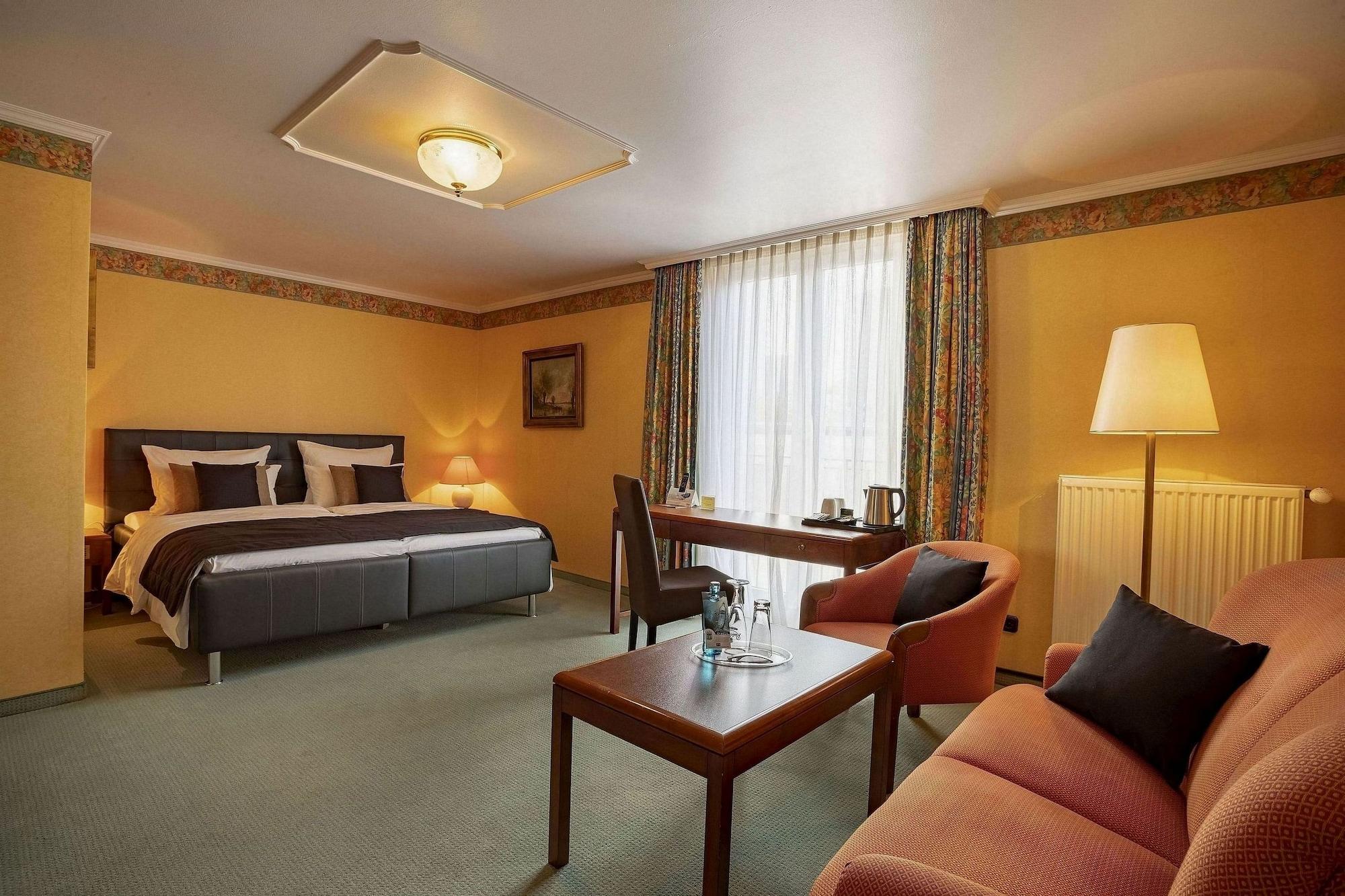 Hotel Westend An Der Messe 4*