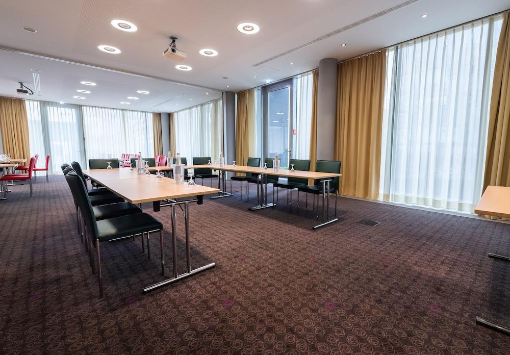 Doubletree By Hilton Frankfurt Niederrad Hotel