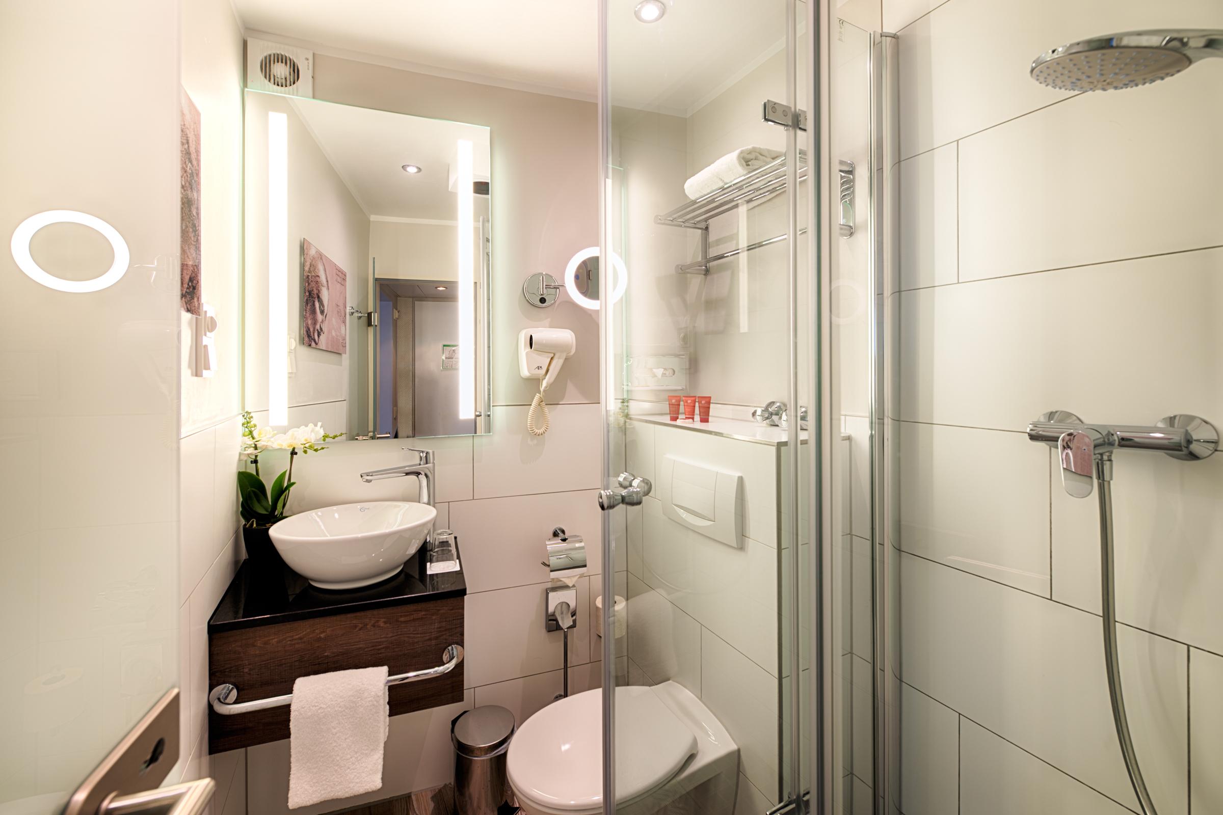 Hotel Leonardo Frankfurt Center 3*