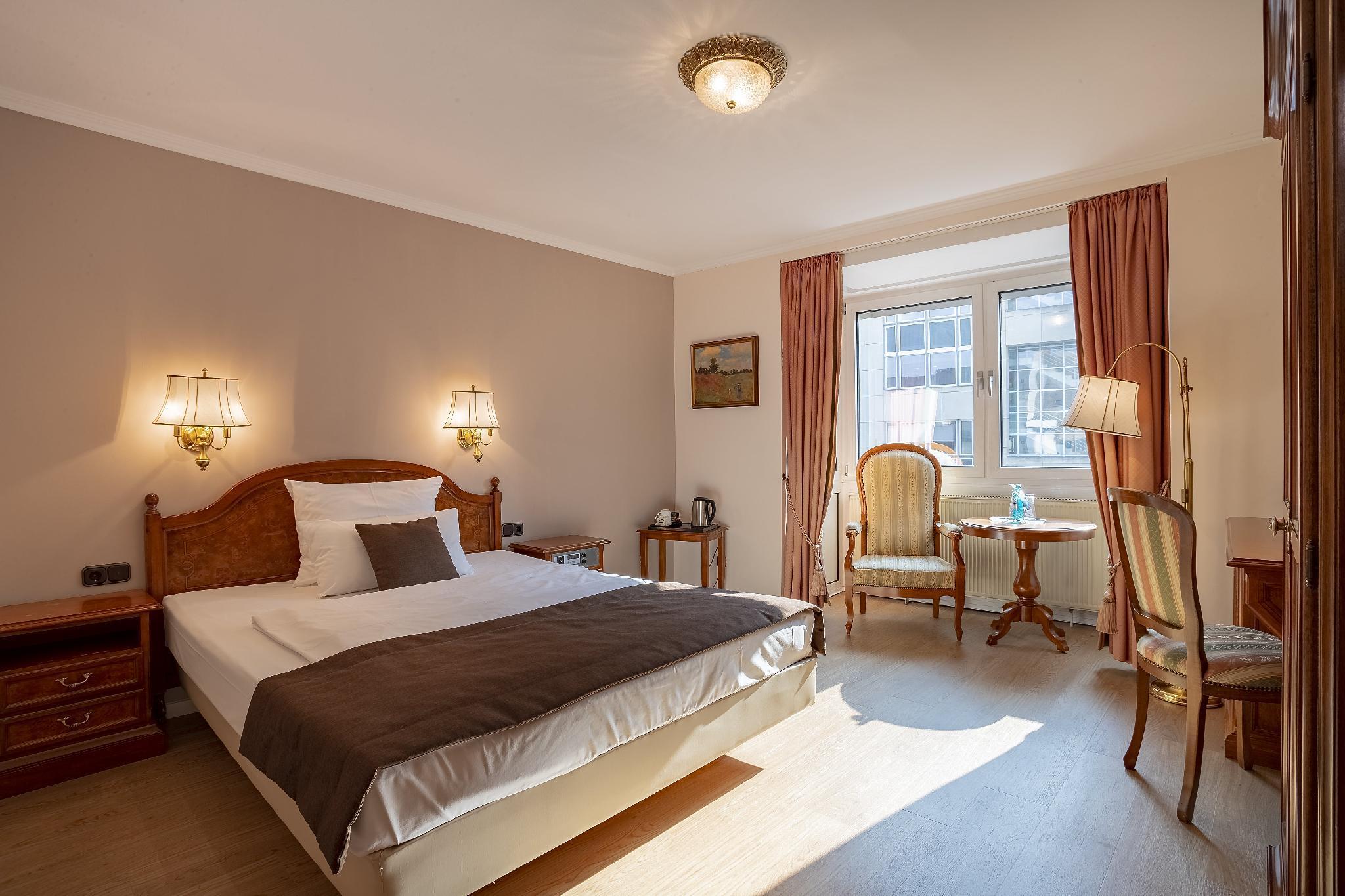Hotel Westend An Der Messe 4*