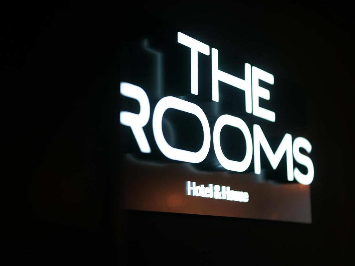 The - & House Aparthotel