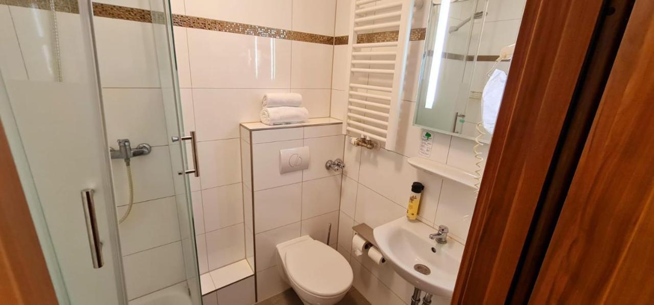 Hotel Frankfurt Messe 3*
