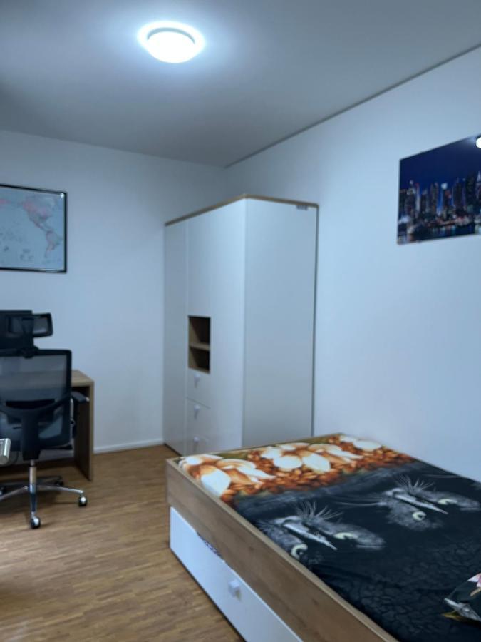 Appartement Three Bedroom In Centre With A Grand Garden Frankfurt am Main