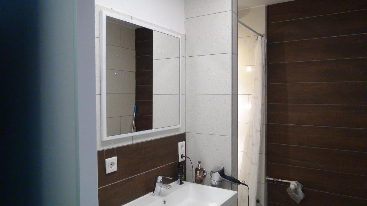 Séjour chez l'habitant Guestroom With Wide View And Pool Near Side, 2nd Guest With Extra Bed Possible
