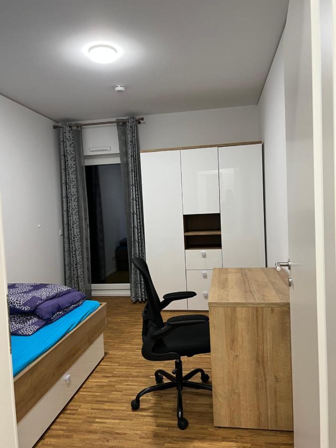 Appartement Three Bedroom In Centre With A Grand Garden