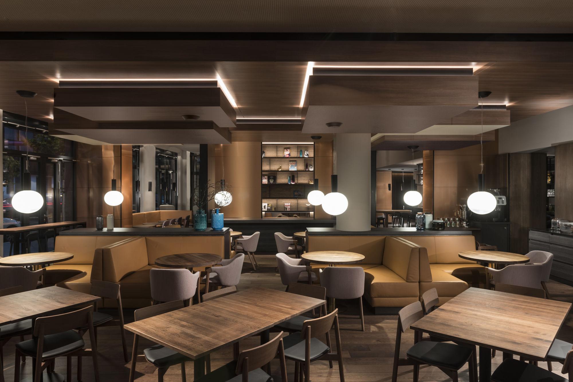 Hotel Adina Frankfurt
