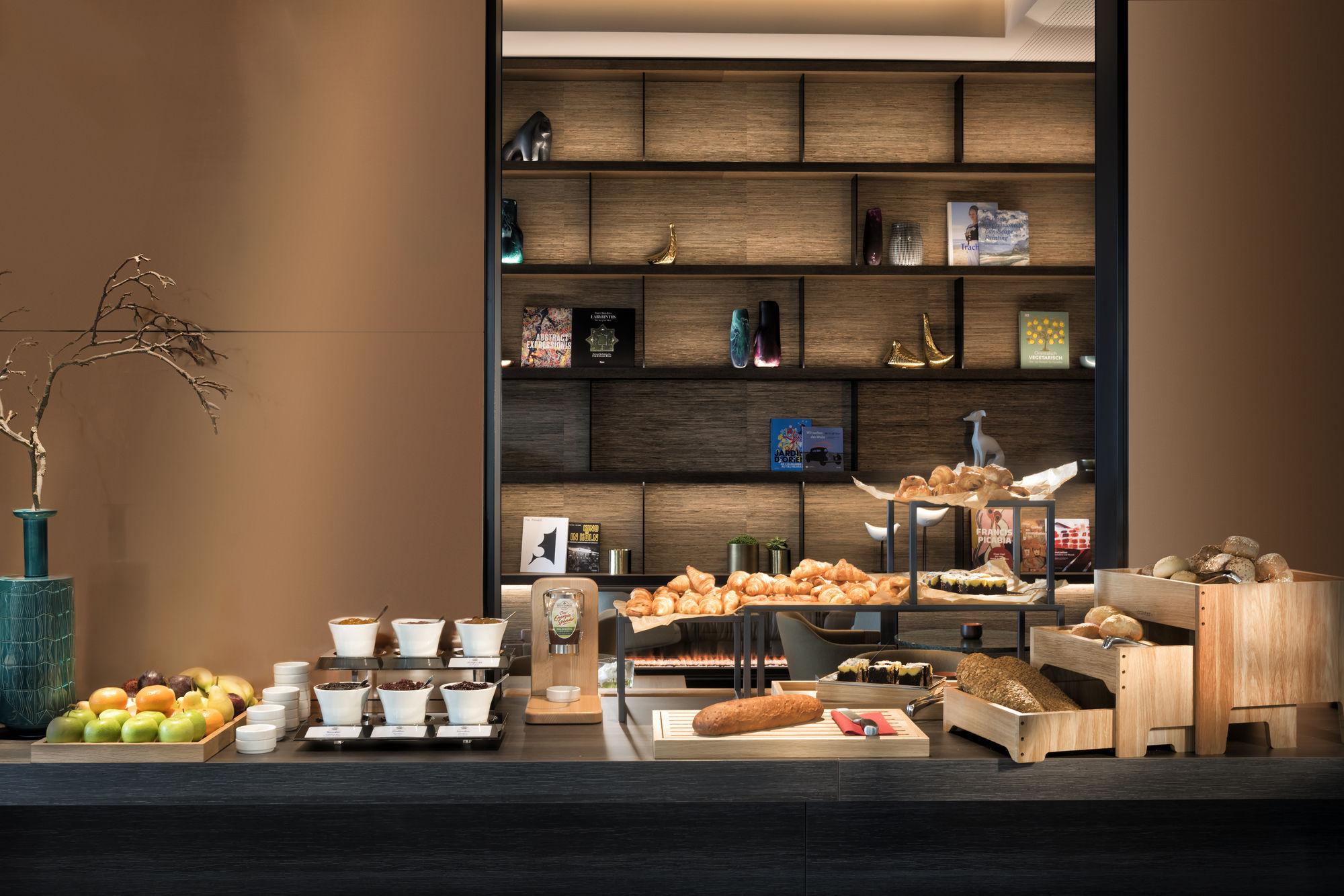 Hotel Adina Frankfurt 4*
