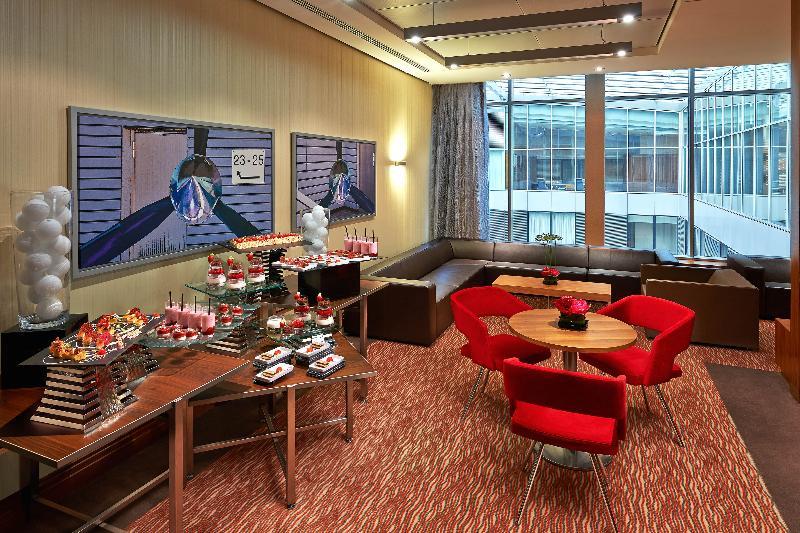 Hilton Frankfurt Airport 4*
