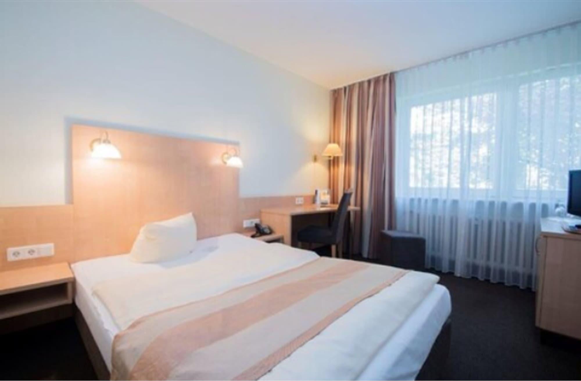 Frankfurt Motel 3*