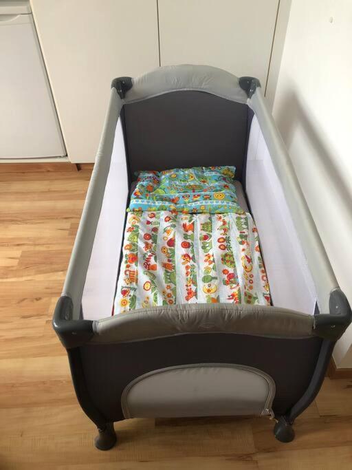 Privates Mit Bad, Kueche, Sofa & Balkon * Francfort-sur-le-Main