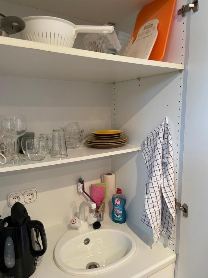 Privates Mit Bad, Kueche, Sofa & Balkon * Francfort-sur-le-Main