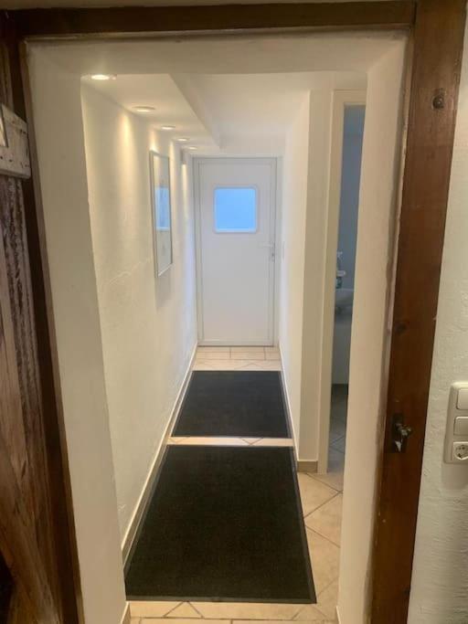 Souterrain Whg Im Einfamilienhaus -zentral In Frankfurt Apartamento