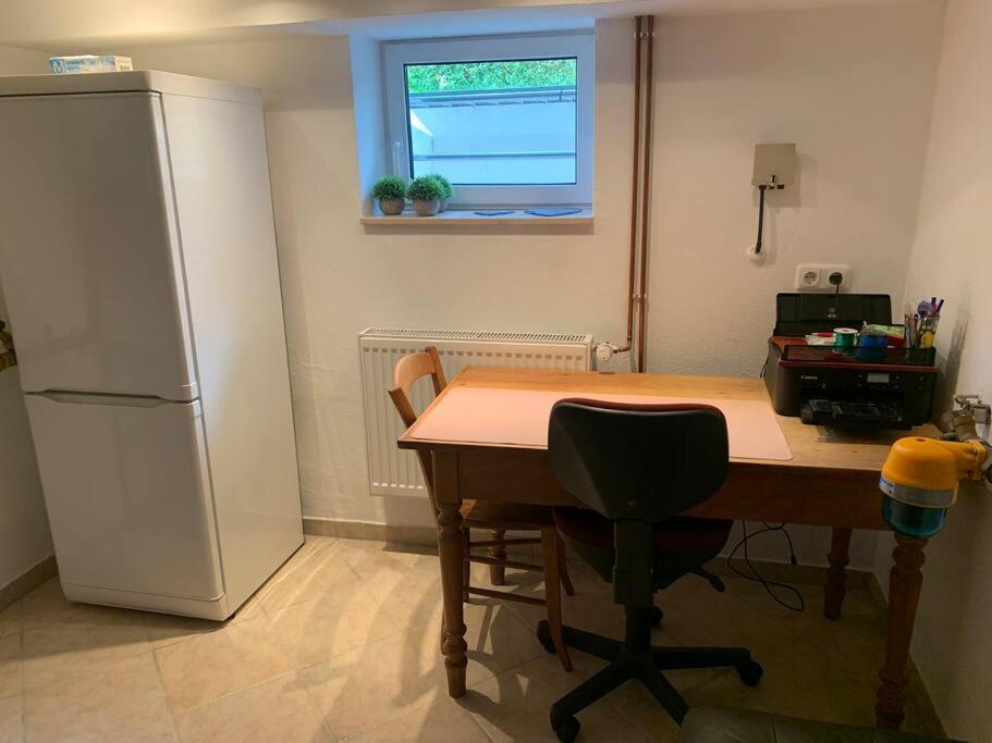 Apartamento Souterrain Whg Im Einfamilienhaus -zentral In Frankfurt *