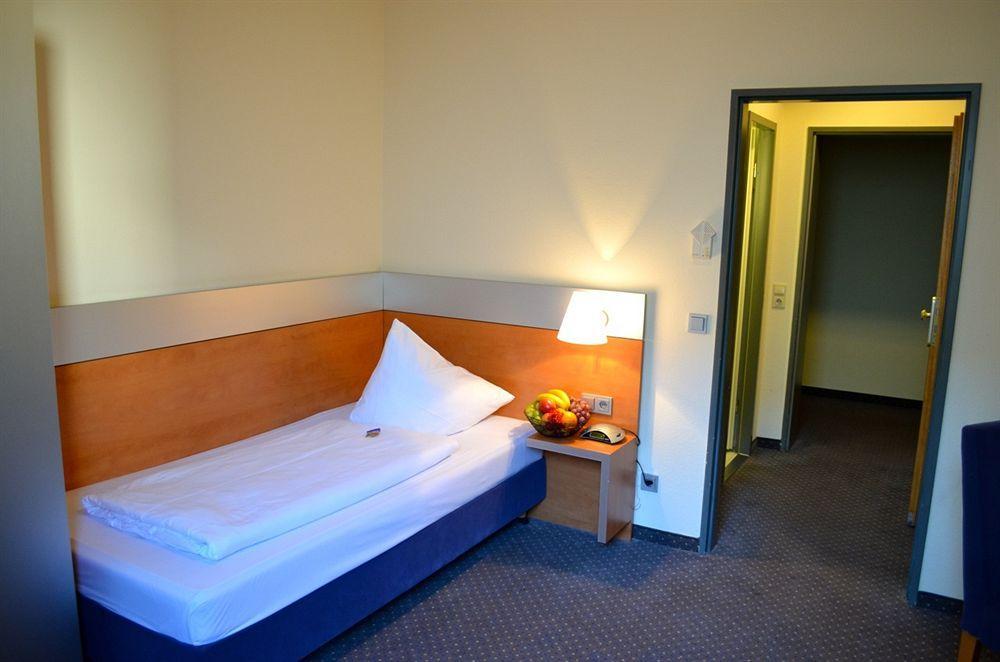 Senator Hotel