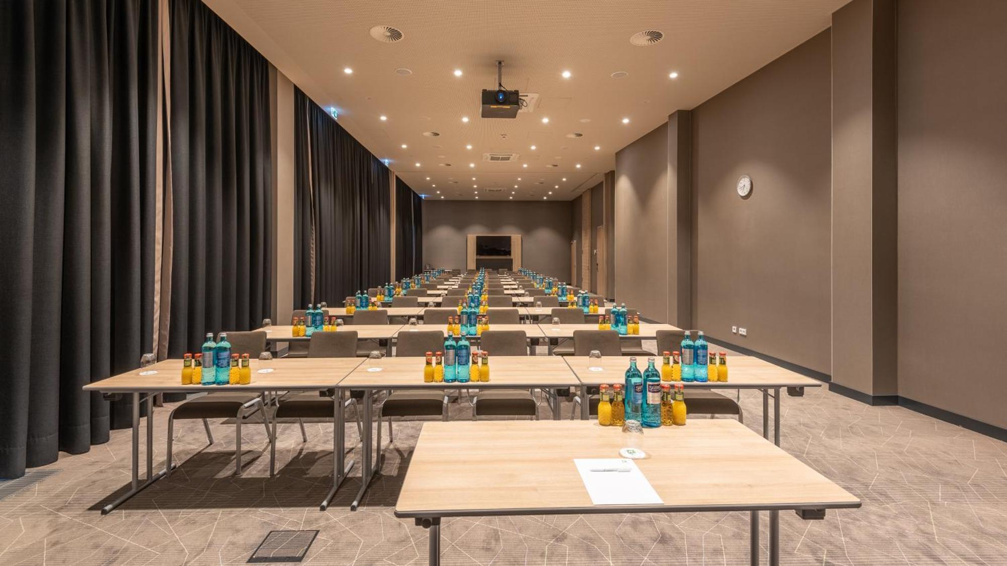 Hotel Frankfurt Airport By Ihg