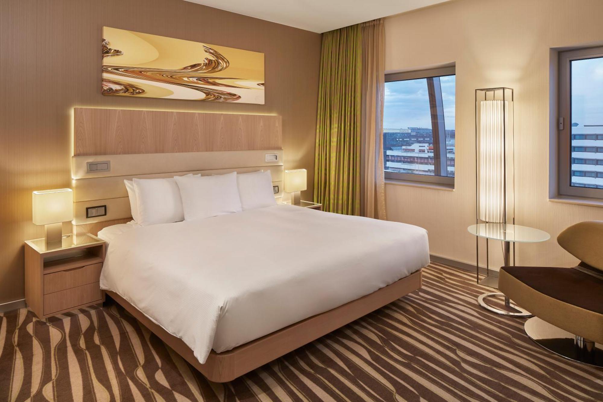 Hotel Hilton Frankfurt Airport 4*