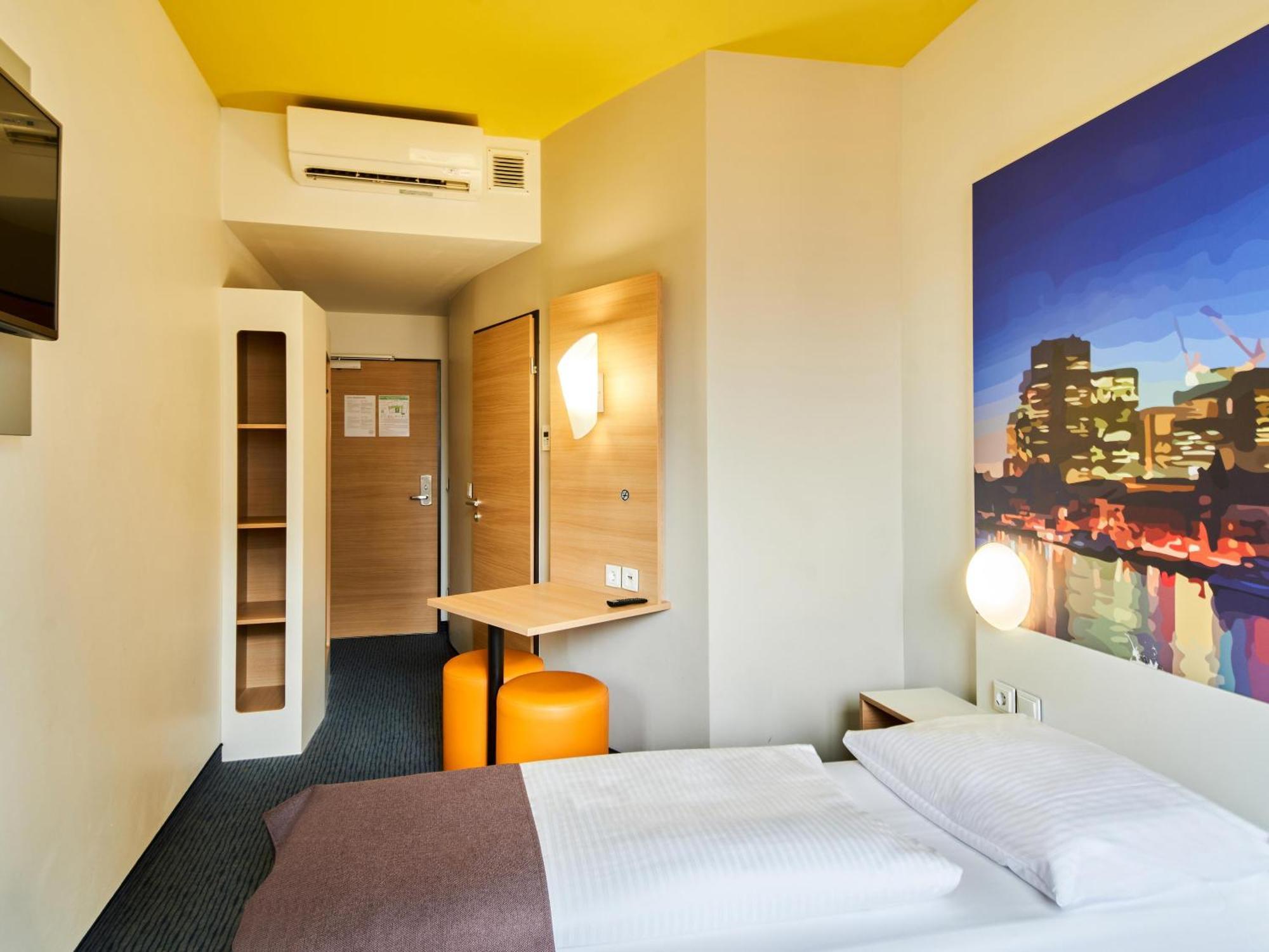 Frankfurt Hauptbahnhof Hotel