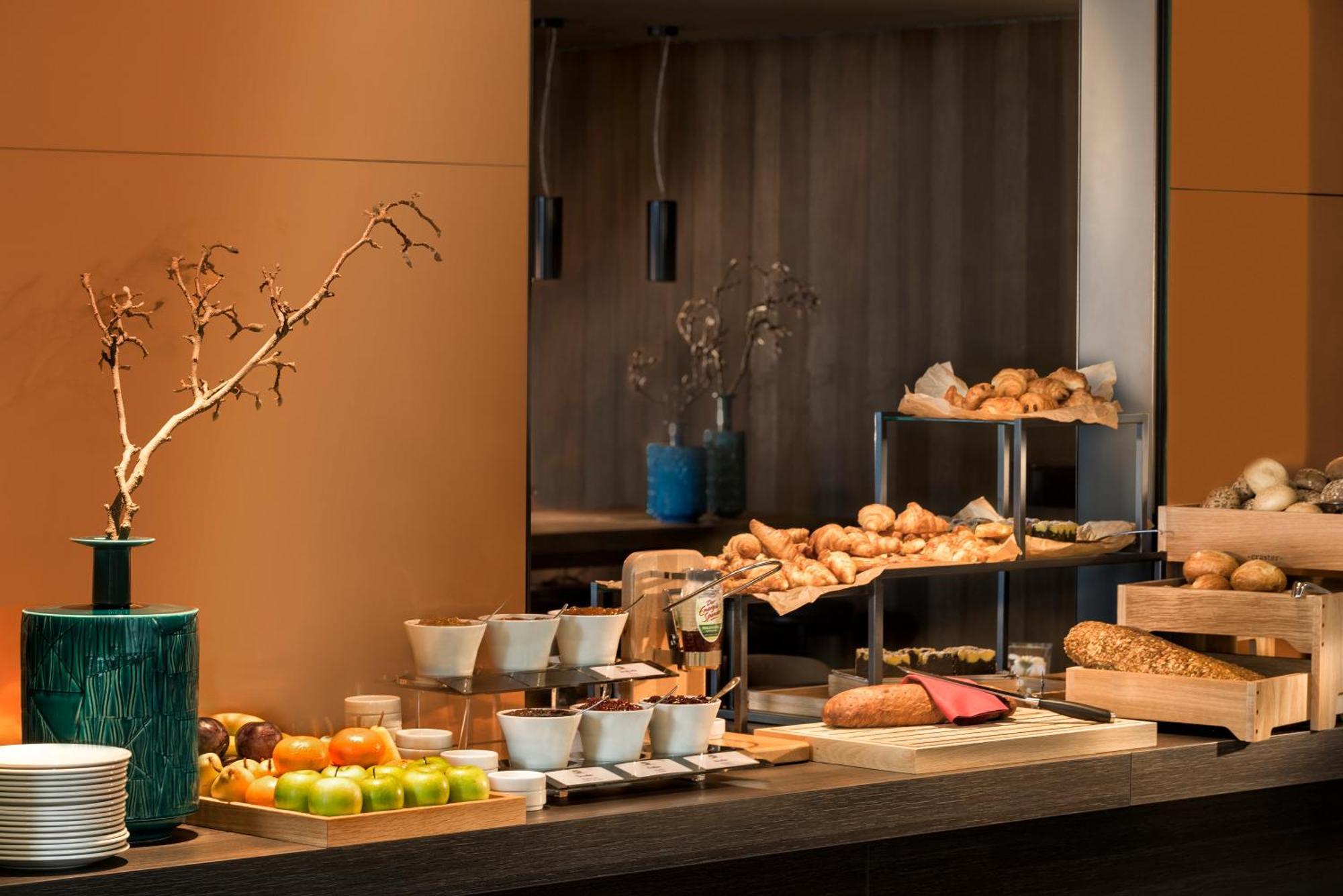 Hotel Adina Frankfurt