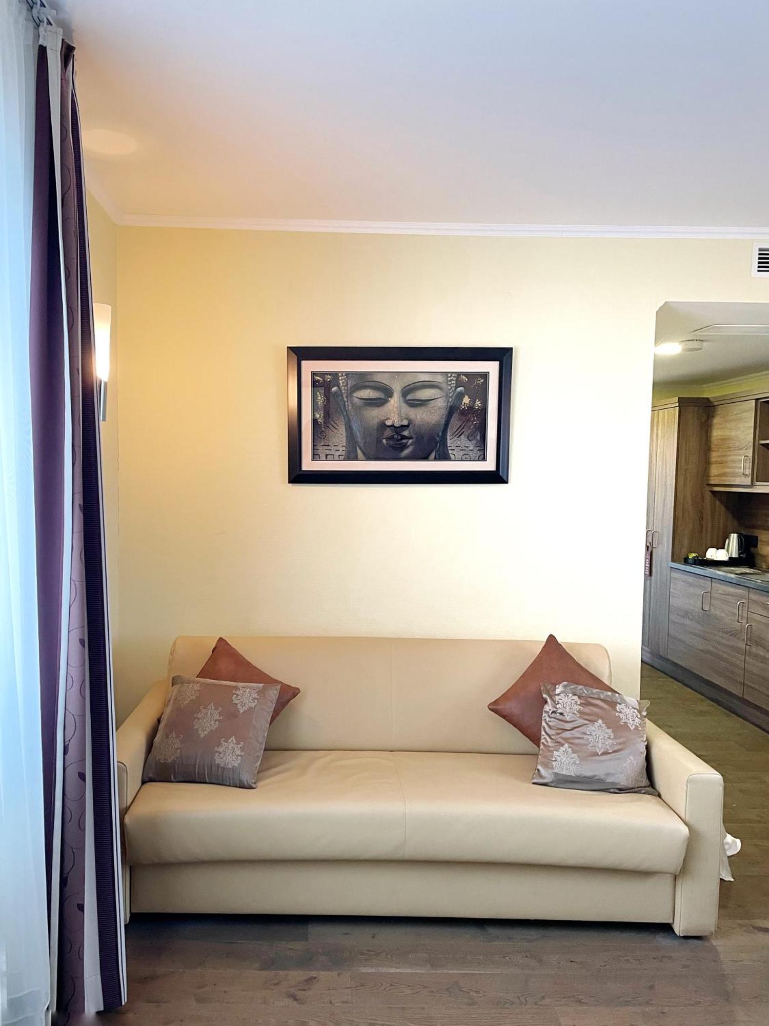 Naam Hotel&apartment Frankfurt City-messe Airport Hotel 3*