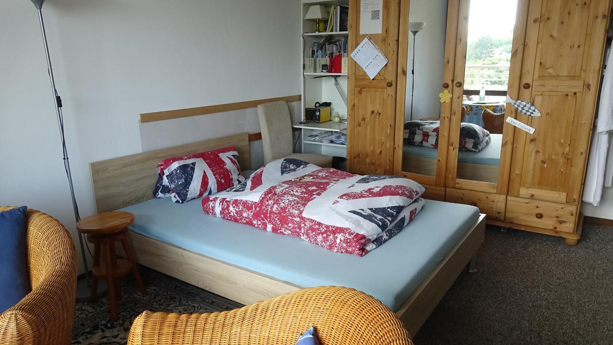 Séjour chez l'habitant Guestroom With Wide View And Pool Near Side, 2nd Guest With Extra Bed Possible