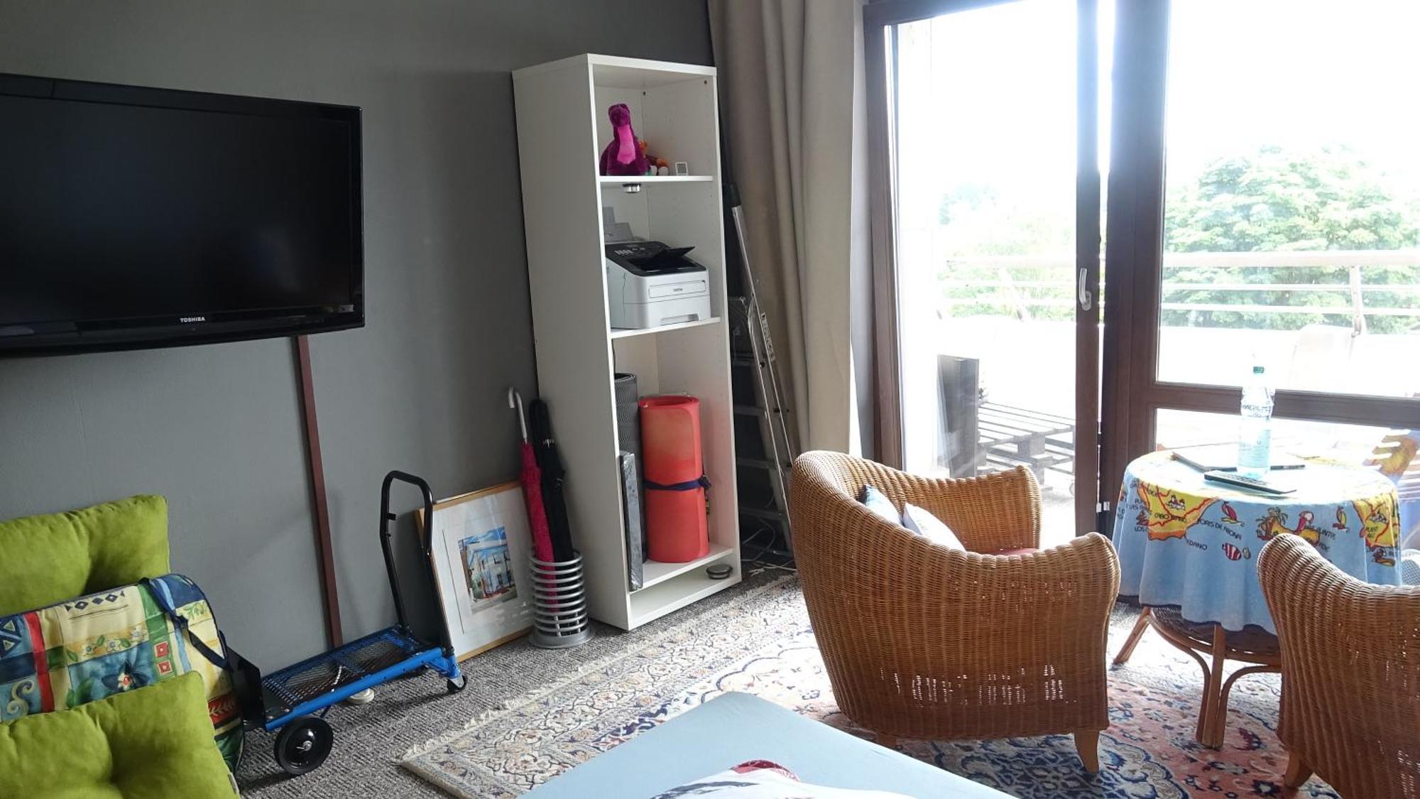 Guestroom With Wide View And Pool Near Side, 2nd Guest With Extra Bed Possible *