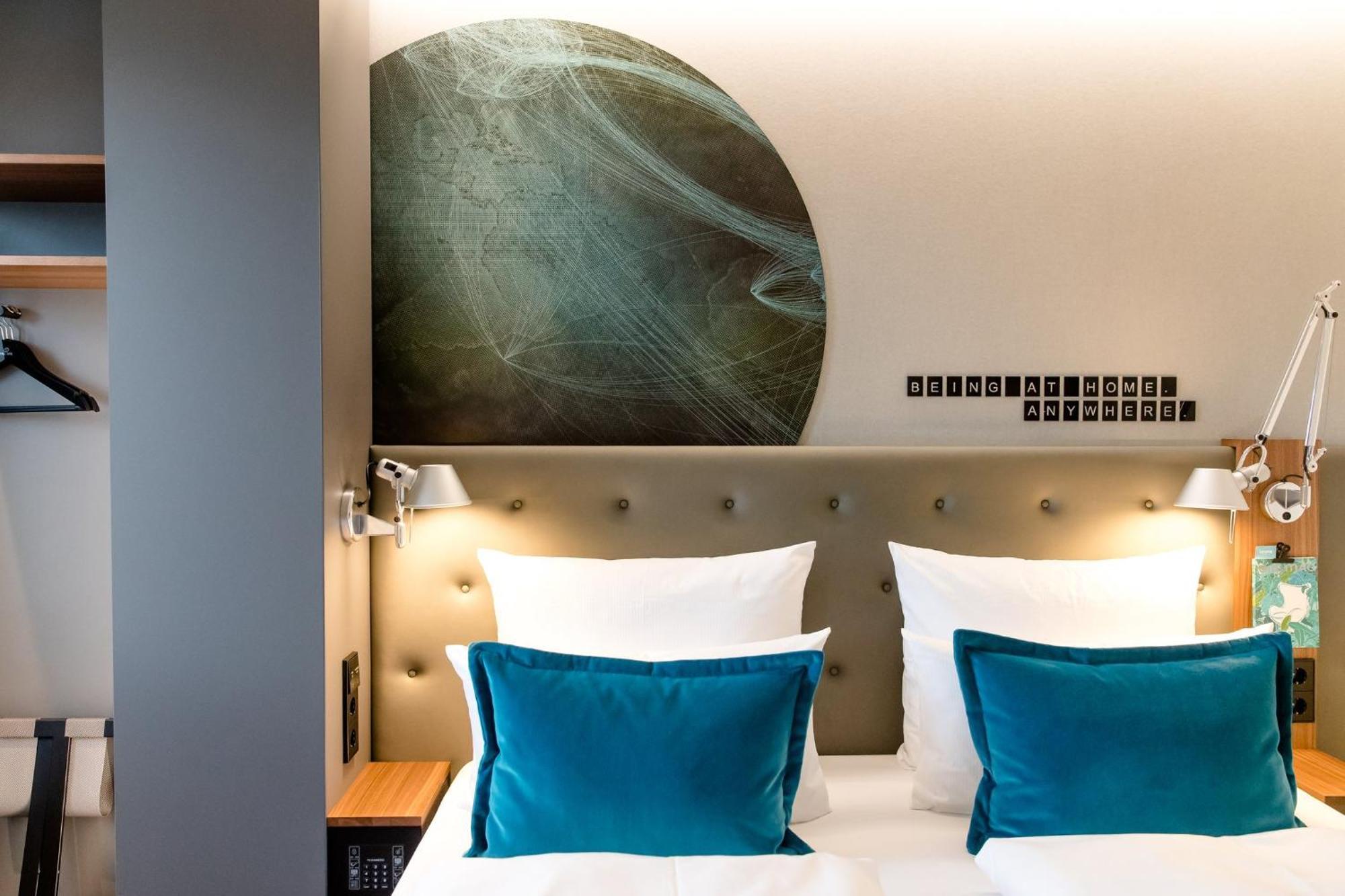 One Frankfurt Airport 3*