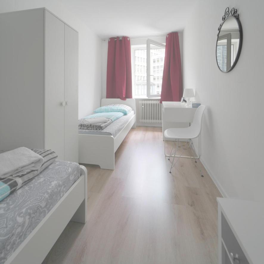 Schoenes Helles Zimmer Direkt In Frankfurt City Nr 301 * Frankfurt am Main