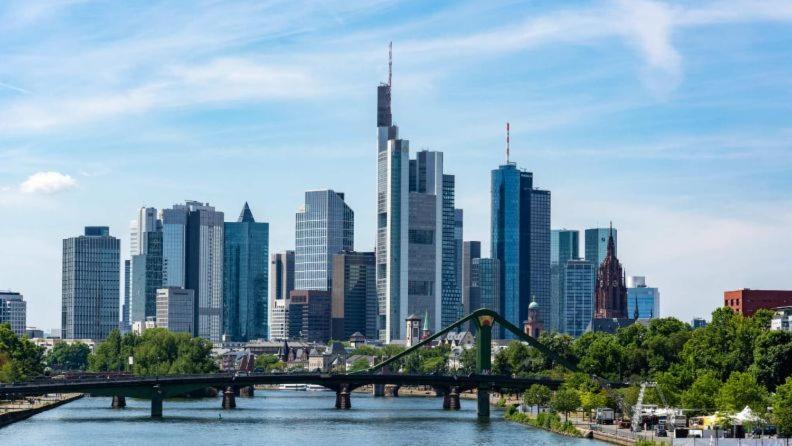 Easy Travel To Frankfurt Homestay *