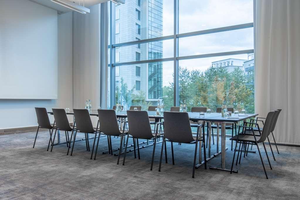 Hotel Radisson Blu Frankfurt 4*