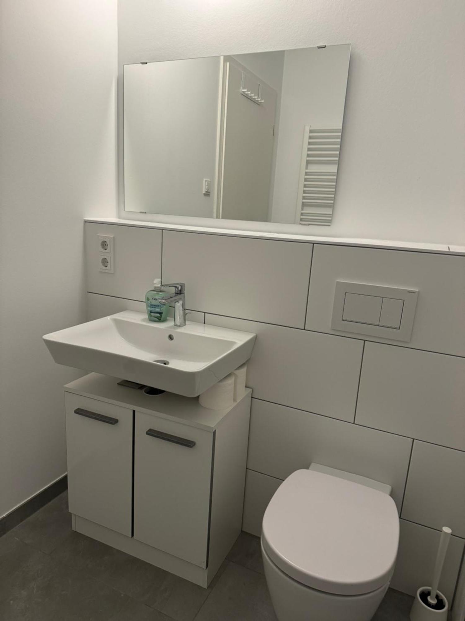 Moderne Komfort New Apart Ment, Near Messe Apartment *