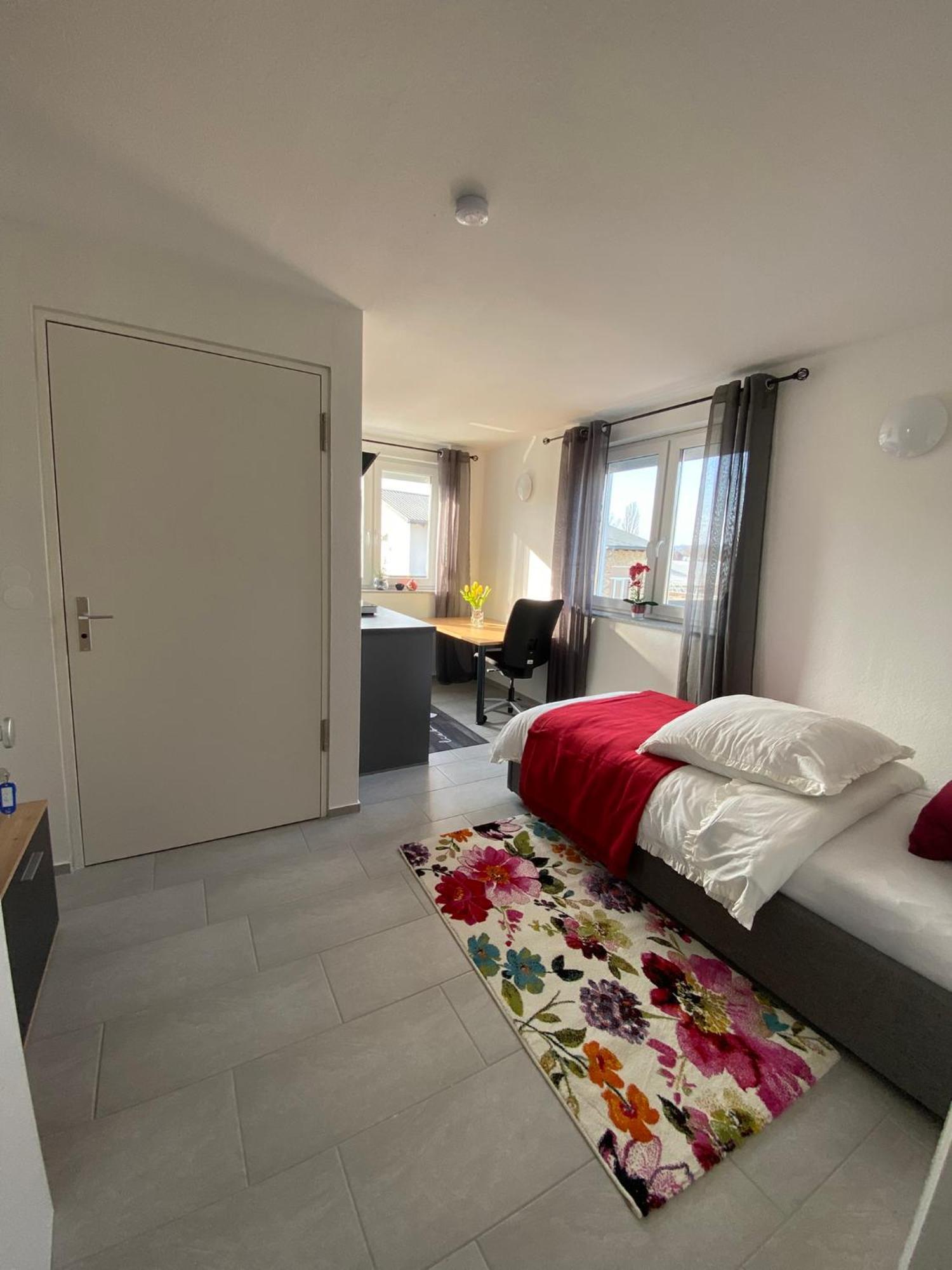Living & Frankfurt am Main