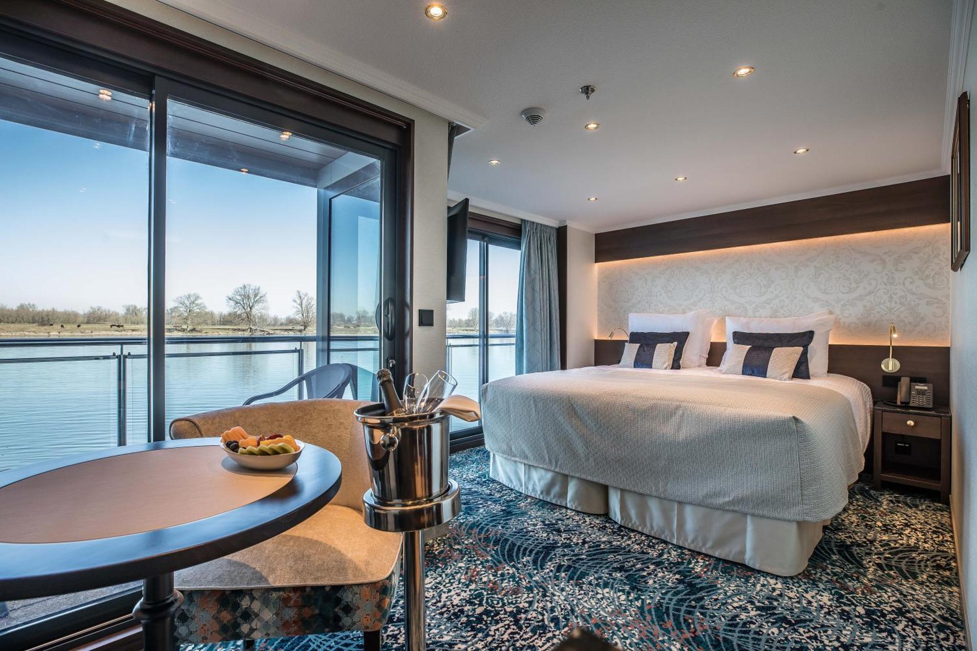 Viva Riverside Frankfurt Botel *