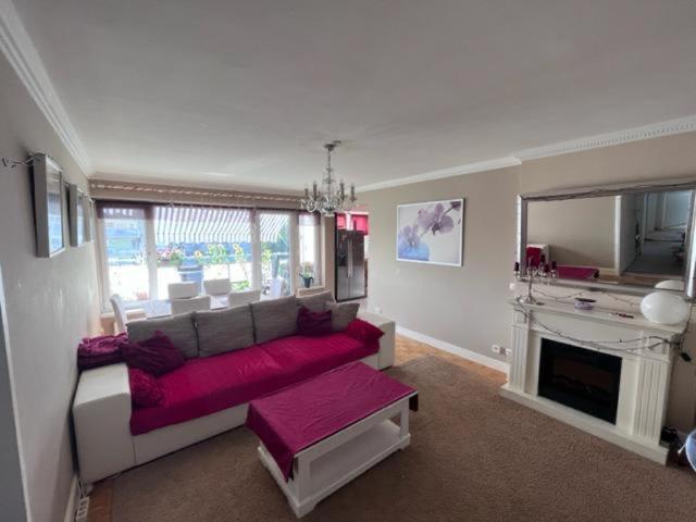 Zentrale, Helle Mit Balkon! Ideal Fuer Messe, Business Und Staedtereise Apartment *