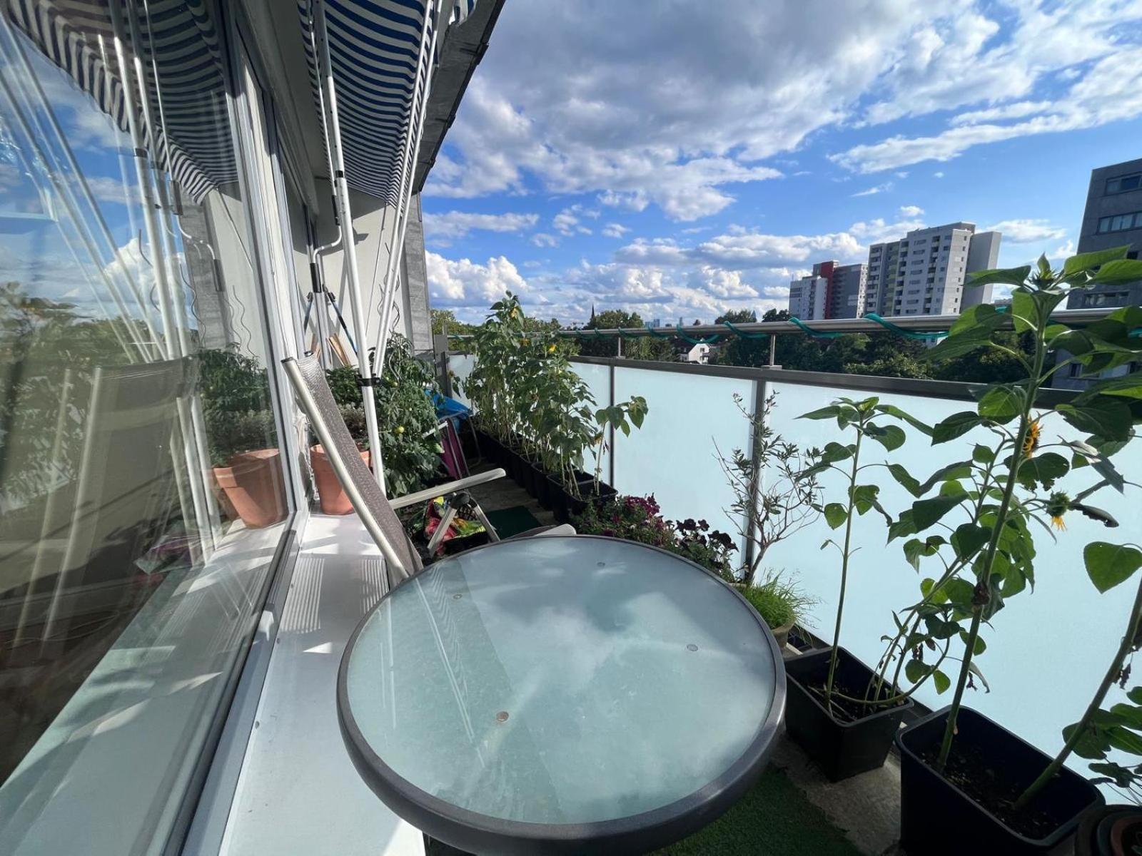 Zentrale, Helle Mit Balkon! Ideal Fuer Messe, Business Und Staedtereise Appartement *