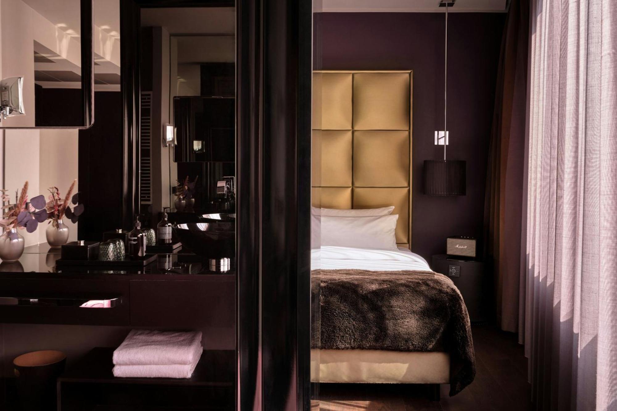 Hotel Roomers Frankfurt Central, Autograph Collection 5*
