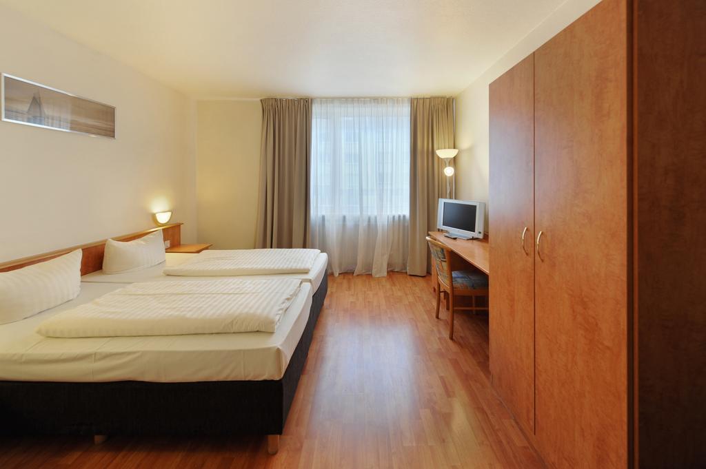 Fair Frankfurt - An Der Messe 3*