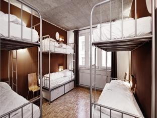 Hostal Five Elements And Capsules Frankfurt
