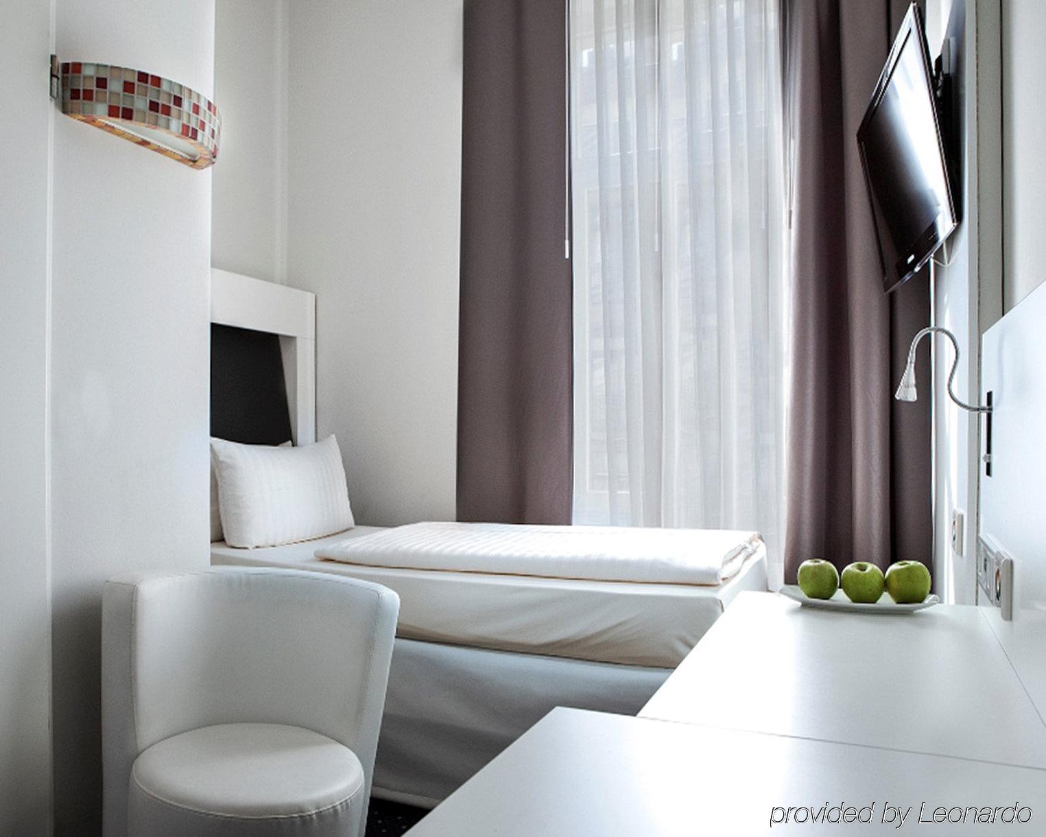 Grand Downtown Hotel