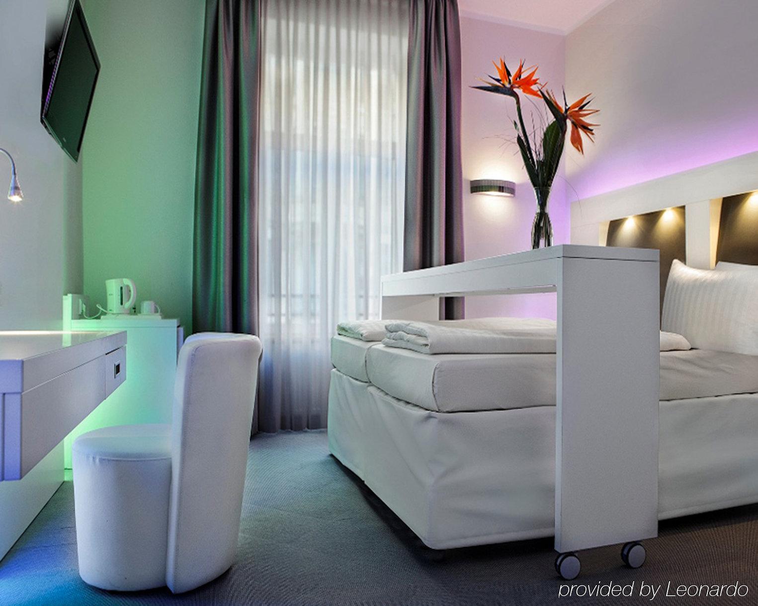 Grand Downtown Hotel