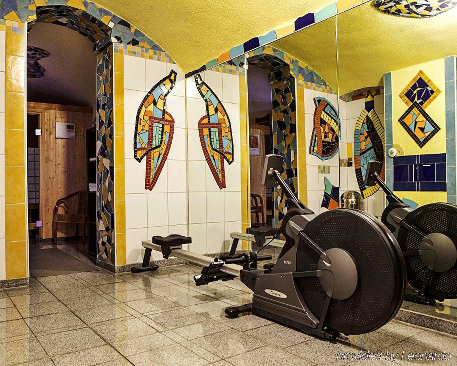 Grand Downtown Hotel 4*