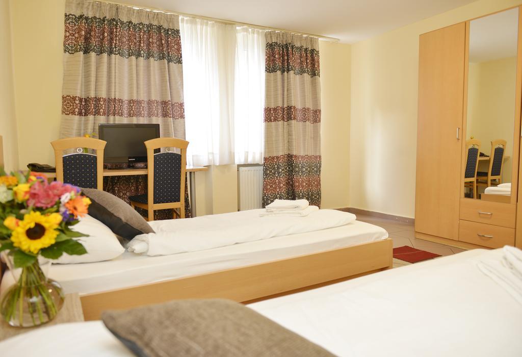 Crown Hotel
