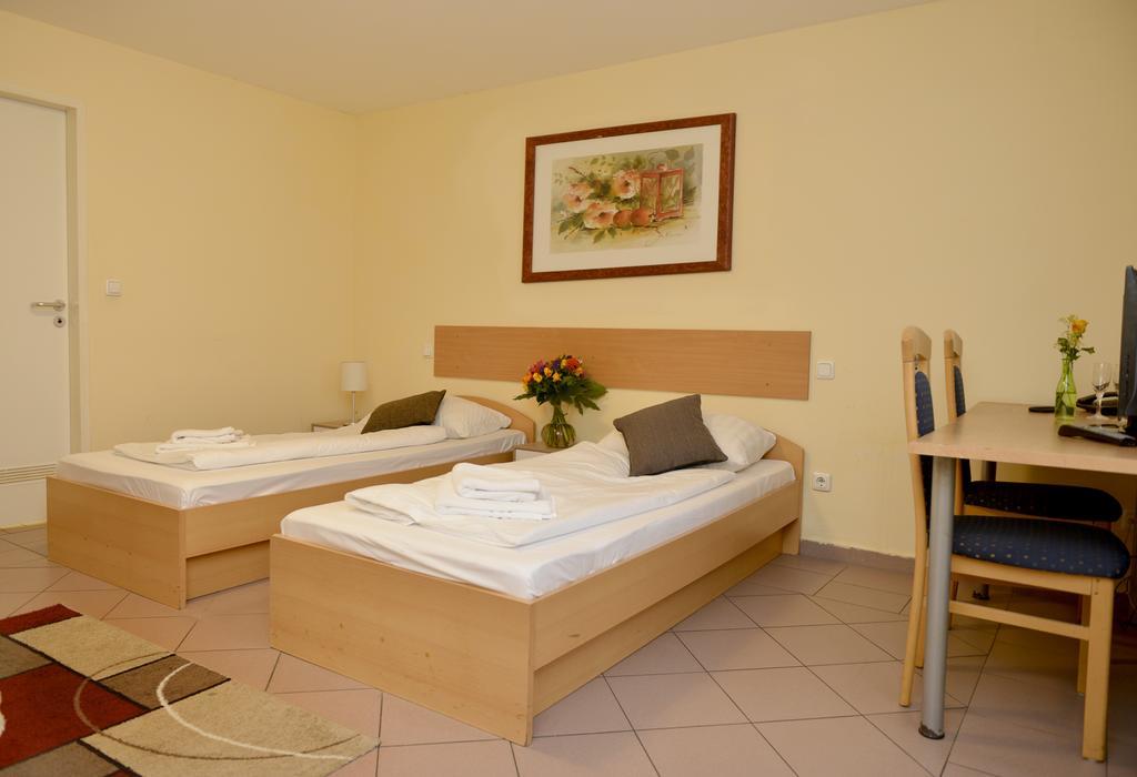 Crown Hotel