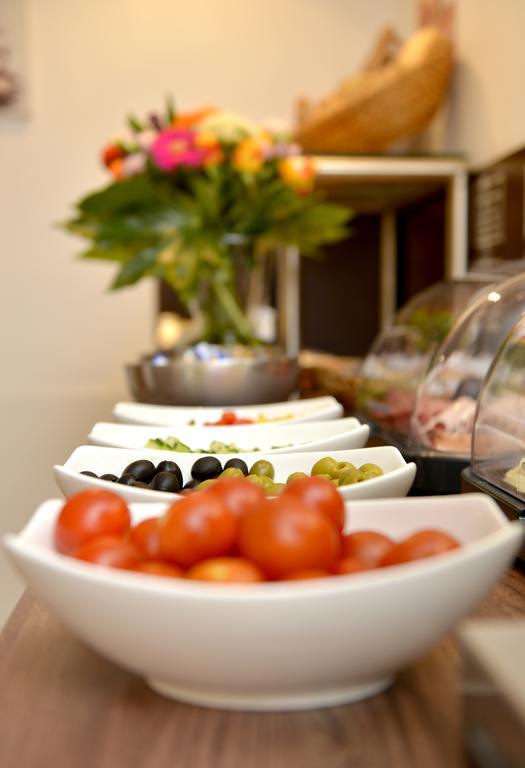 Crown Hotel 2*