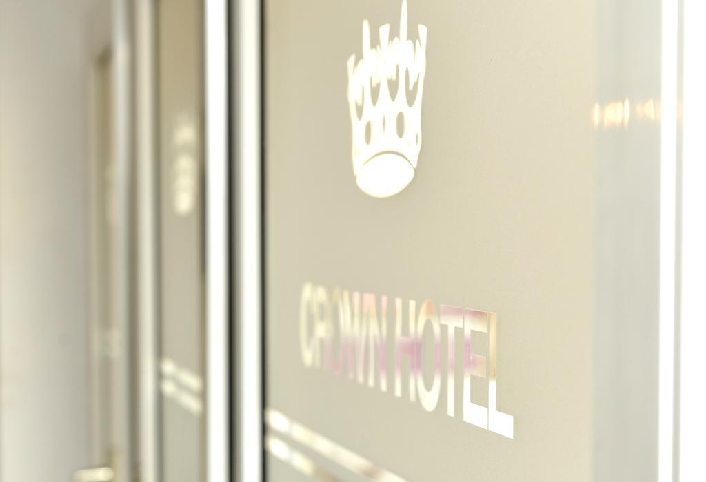 Crown Hotel