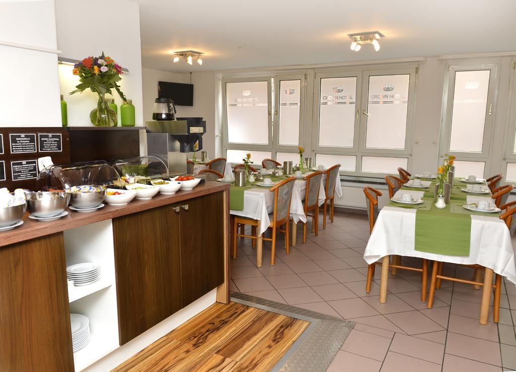 Crown Hotel 2*