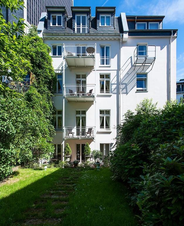 Aparthotel Dirazi & Gmbh