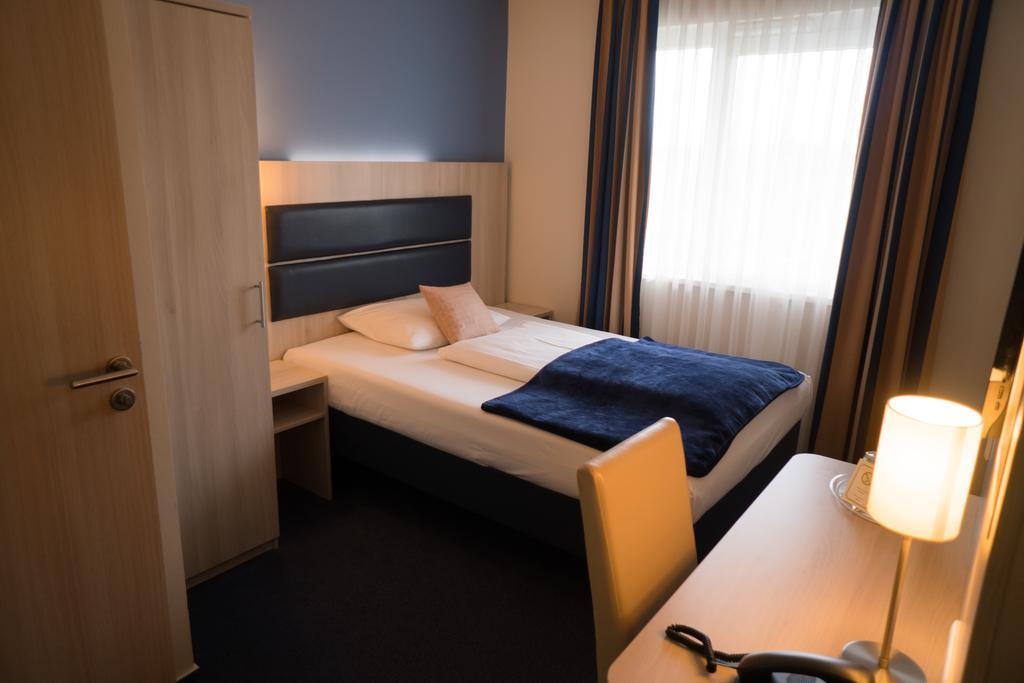 Roedelheimer Hof - Am Wasserturm Hotel 3*