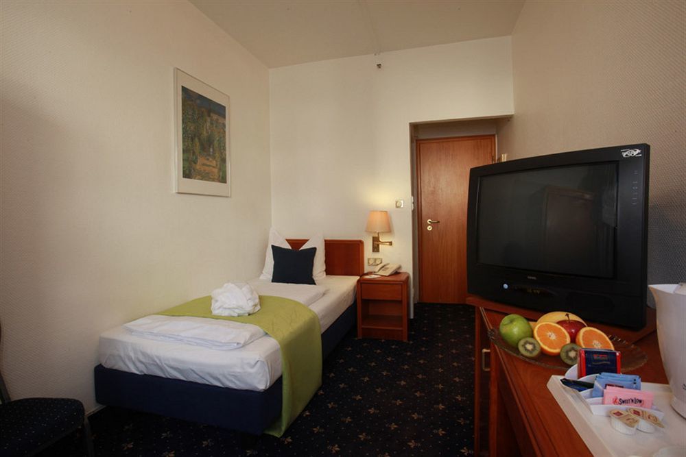 Excelsior - Central Station Hotel 3*